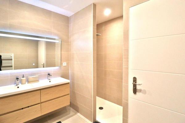 Villa  4 pièce(s) 102 m2 sur un terrain de 336m² avec piscine