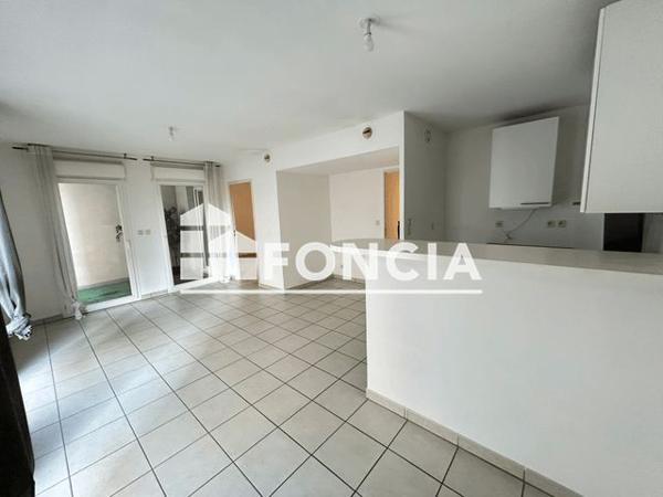 Location Appartement 2 pièces 41.81 m² - 78 AVENUE JULES CANTINI Marseille 13008