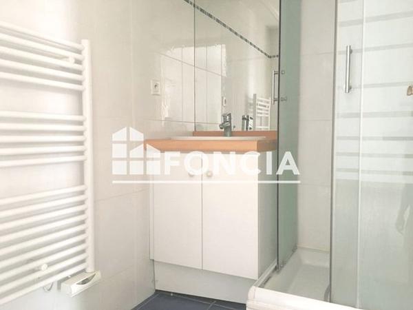 Location Appartement 2 pièces 41.81 m² - 78 AVENUE JULES CANTINI Marseille 13008