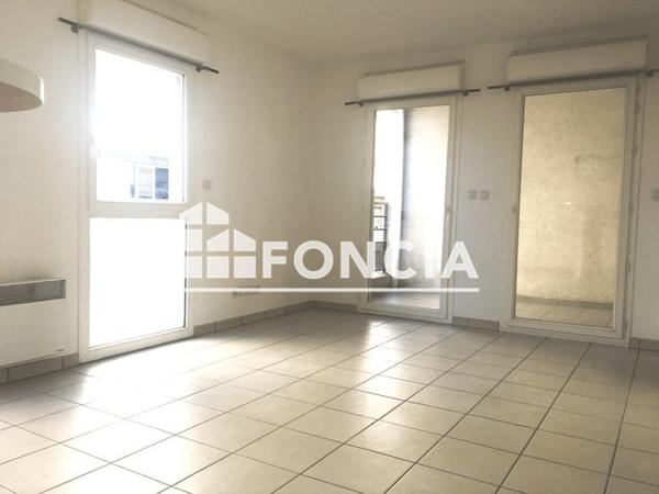 Location Appartement 2 pièces 41.81 m² - 78 AVENUE JULES CANTINI Marseille 13008
