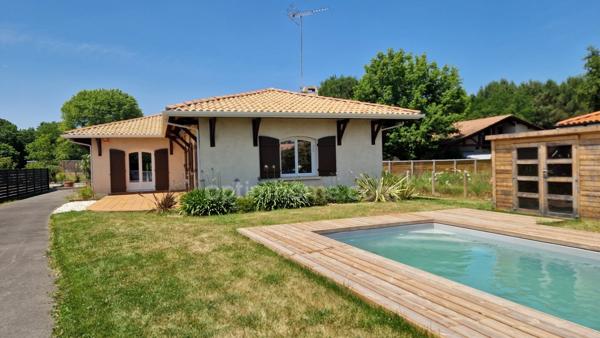 Maison rénovée -3 chambres- Piscine au sel et jardin plein sud