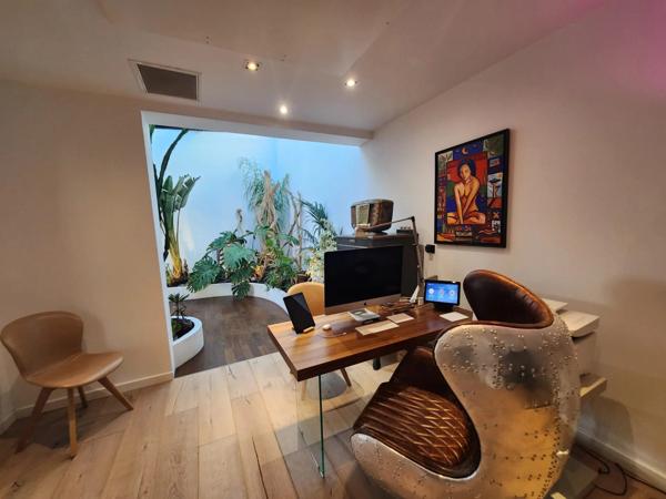 Hyères (83400) MAISON CONTEMPORAINE D'ARCHITECTE - CALME, CONFORT ET DESIGN - PARCELLE DETACHABLE DE 1500 m²