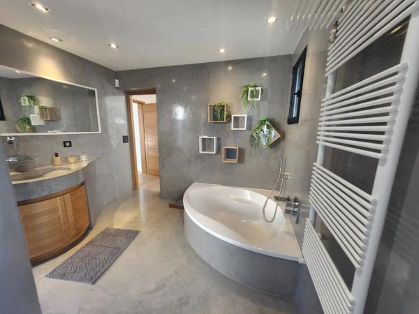 Hyères (83400) MAISON CONTEMPORAINE D'ARCHITECTE - CALME, CONFORT ET DESIGN - PARCELLE DETACHABLE DE 1500 m²