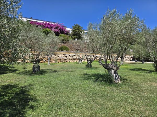 Hyères (83400) MAISON CONTEMPORAINE D'ARCHITECTE - CALME, CONFORT ET DESIGN - PARCELLE DETACHABLE DE 1500 m²