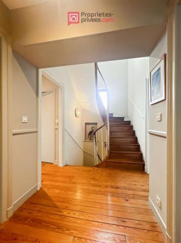 Maison de caractère en centre ville de Chateaubriant 9 pièce(s) 210 m2