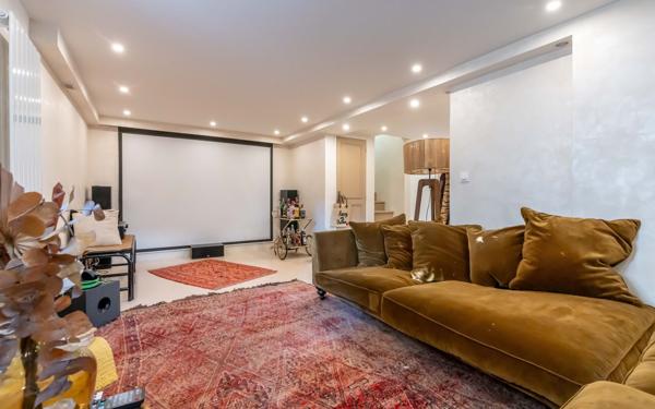 Maison à vendre    6 pièces • 160,93 m2 Joinville-le-Pont