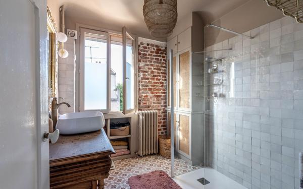 Maison à vendre    6 pièces • 160,93 m2 Joinville-le-Pont