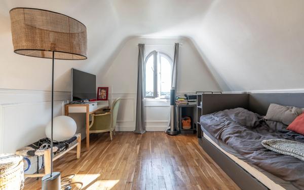 Maison à vendre    6 pièces • 160,93 m2 Joinville-le-Pont