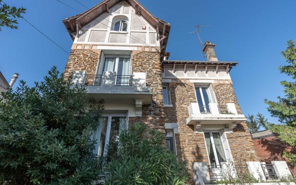 Maison à vendre    6 pièces • 160,93 m2 Joinville-le-Pont