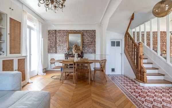 Maison à vendre    6 pièces • 160,93 m2 Joinville-le-Pont