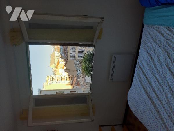 Appartement étage 5/9 de 116,38 m2 avec ascenseur et deux caves au sous-sol.