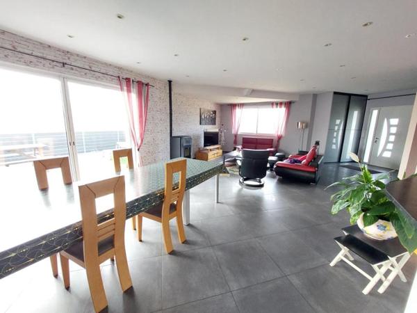 A VENDRE - MAISON - COSSE LE VIVIEN 