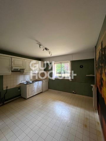 À vendre à COMPIÈGNE (60200), appartement d'environ 102,39 m².