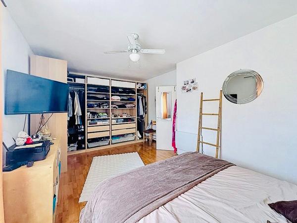 Maison indépendante 4chambres, proche des commodités et écoles