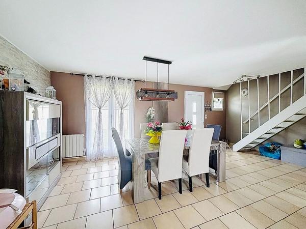 Maison indépendante 4chambres, proche des commodités et écoles