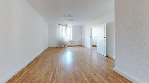 ENSEMBLE IMMOBILIER À VOCATION PROFESSIONNELLE 200 M² AVEC MAISON HABITABLE ? BARONVILLE
