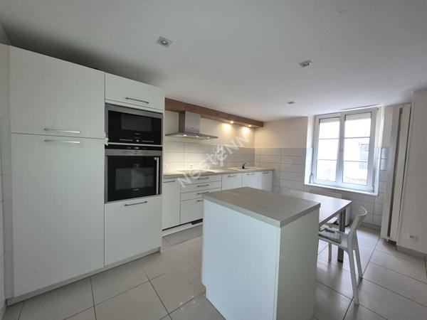 ENSEMBLE IMMOBILIER À VOCATION PROFESSIONNELLE 200 M² AVEC MAISON HABITABLE ? BARONVILLE