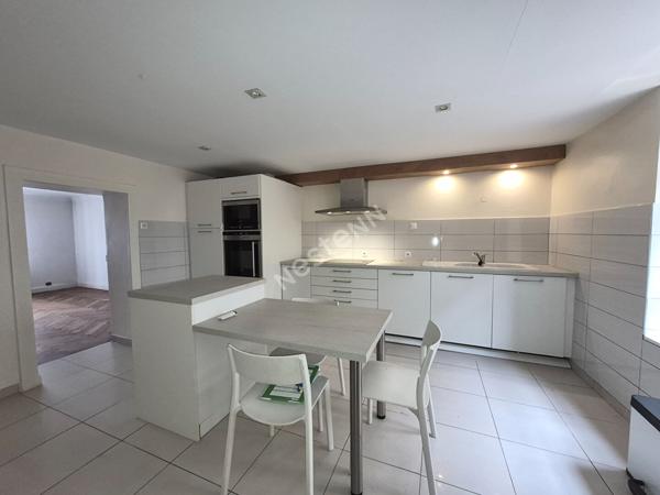 ENSEMBLE IMMOBILIER À VOCATION PROFESSIONNELLE 200 M² AVEC MAISON HABITABLE ? BARONVILLE