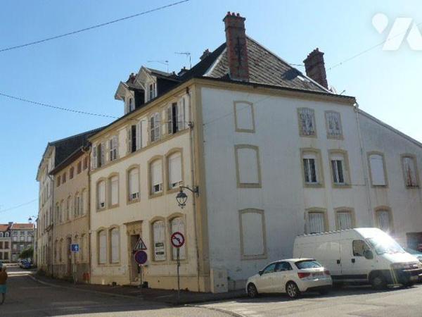 Maison à Vendre à Rambervillers (88700) en Vosges (88)

Maison bourgeoise sur trois niveaux, ...
