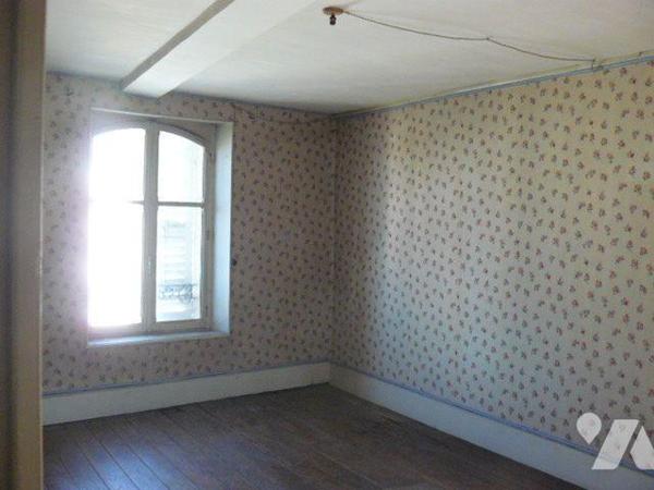 Maison à Vendre à Rambervillers (88700) en Vosges (88)

Maison bourgeoise sur trois niveaux, ...