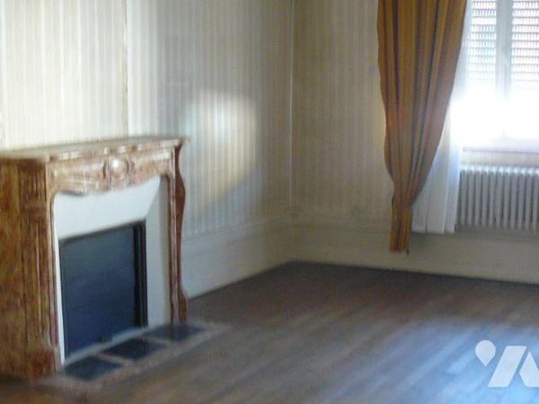 Maison à Vendre à Rambervillers (88700) en Vosges (88)

Maison bourgeoise sur trois niveaux, ...