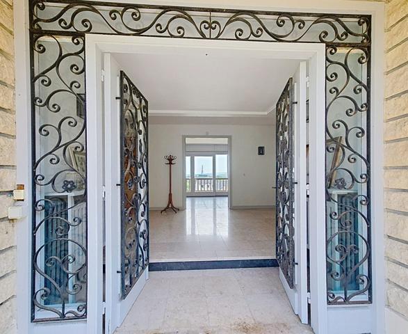 EXCLUSIVITE - LA RIVIERE SAINT SAUVEUR - Spacieuse Maison à rafraîchir