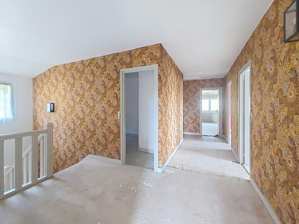 EXCLUSIVITE - LA RIVIERE SAINT SAUVEUR - Spacieuse Maison à rafraîchir