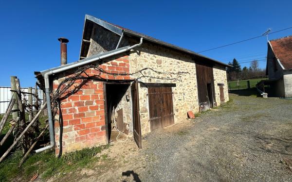Maison à vendre    2 pièces •  Ladignac-le-Long