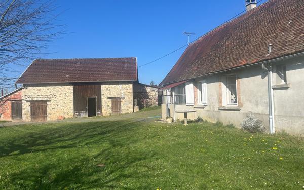 Maison à vendre    2 pièces •  Ladignac-le-Long