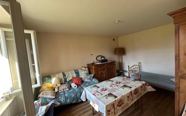 Maison à vendre    2 pièces •  Ladignac-le-Long