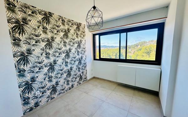 Appartement à vendre    2 pièces • 37 m2 La Seyne-sur-Mer