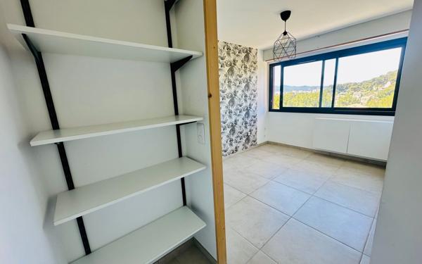 Appartement à vendre    2 pièces • 37 m2 La Seyne-sur-Mer