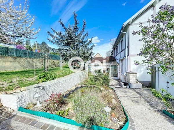 Maison à vendre    6 pièces •  Hardricourt