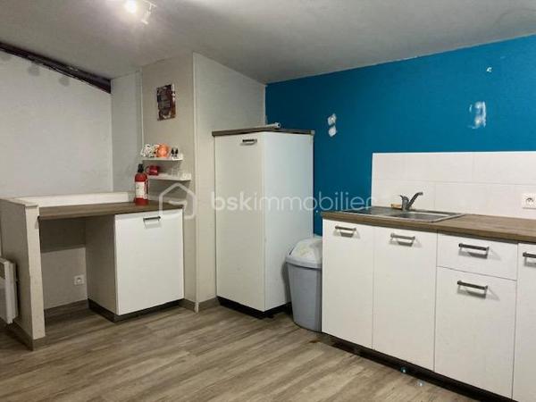 Local d activites de 204 m²