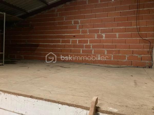 Local d activites de 204 m²