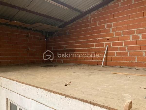 Local d activites de 204 m²