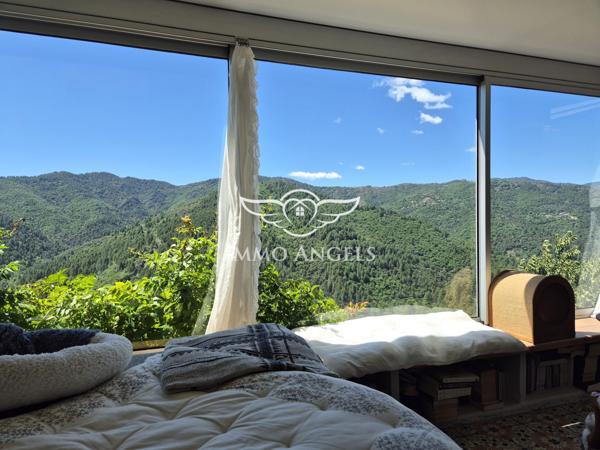 Vialas - Grande maison de hameau avec vue panoramique, jardin et rivière à proximité.