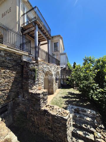 Vialas - Grande maison de hameau avec vue panoramique, jardin et rivière à proximité.