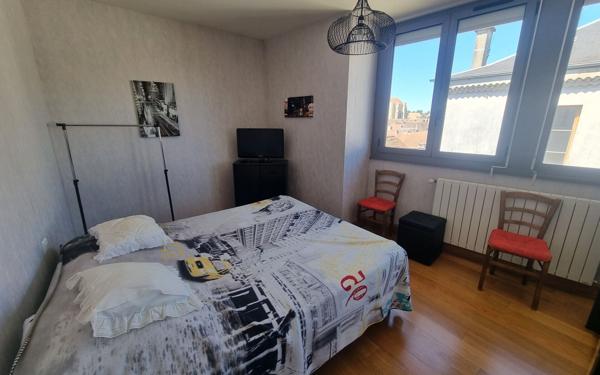 Appartement à vendre    5 pièces • 162 m2 Saint-Yrieix-la-Perche