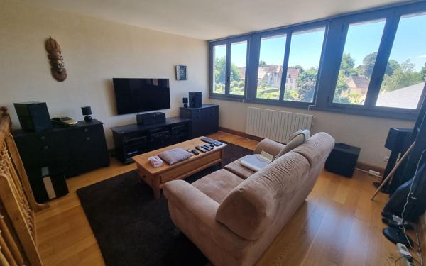 Appartement à vendre    5 pièces • 162 m2 Saint-Yrieix-la-Perche