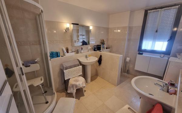 Appartement à vendre    5 pièces • 162 m2 Saint-Yrieix-la-Perche