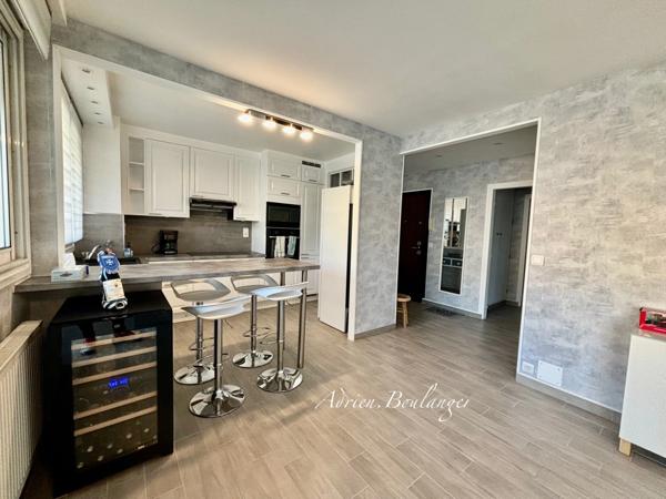 Appartement à vendre 4 pièces COMBS LA VILLE (77)