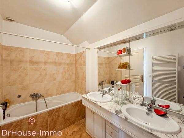 Maison à vendre 7 pièces de 194 m²