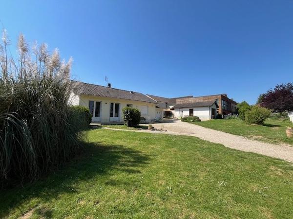 Plain pied avec garage et jardin Vayres