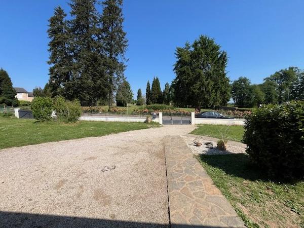 Plain pied avec garage et jardin Vayres