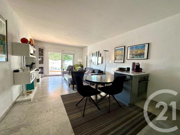 Appartement T2 à vendre  2 pièces - 45 m 2   SIX FOURS LES PLAGES  - 83