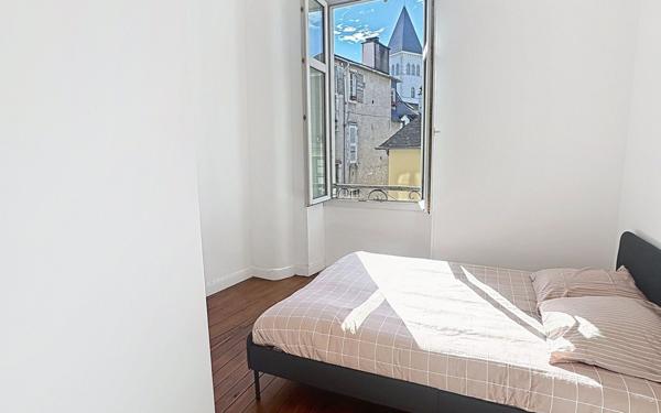 Appartement à vendre    2 pièces • 38,20 m2 Pau