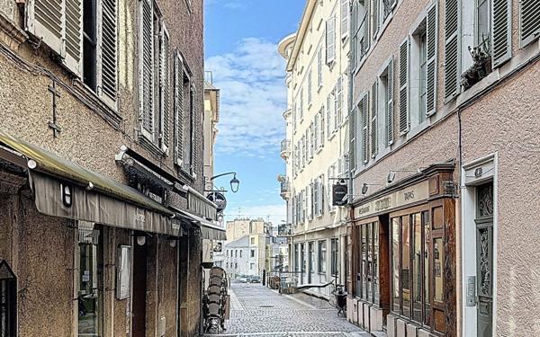 Appartement à vendre    2 pièces • 38,20 m2 Pau