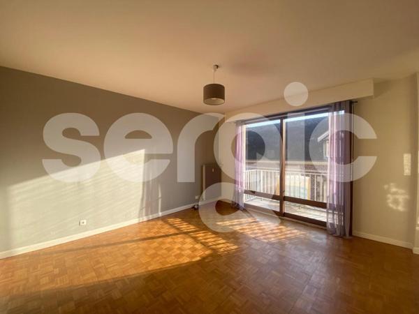 Location 1 Pieces 28 60200 Compiegne 43 0218 01 0008