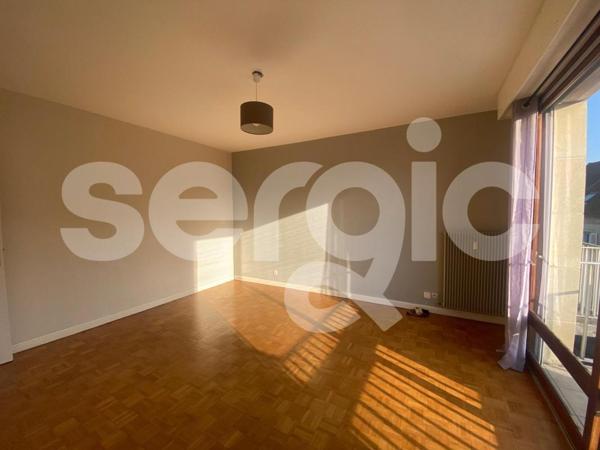 Location 1 Pieces 28 60200 Compiegne 43 0218 01 0008